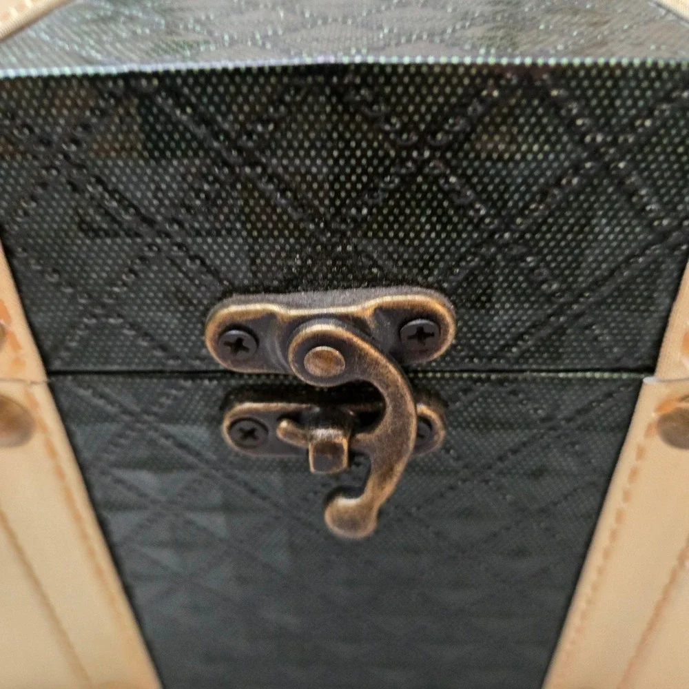 N/A decorative trunk